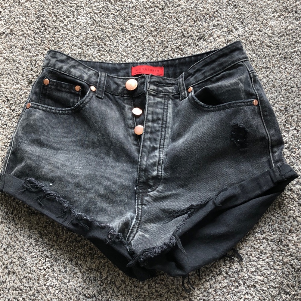 black jean shorts